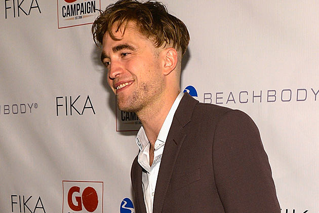 Robert Pattinson revives Twilight quiff for Toronto's Map To The Stars  event | Daily Mail Online