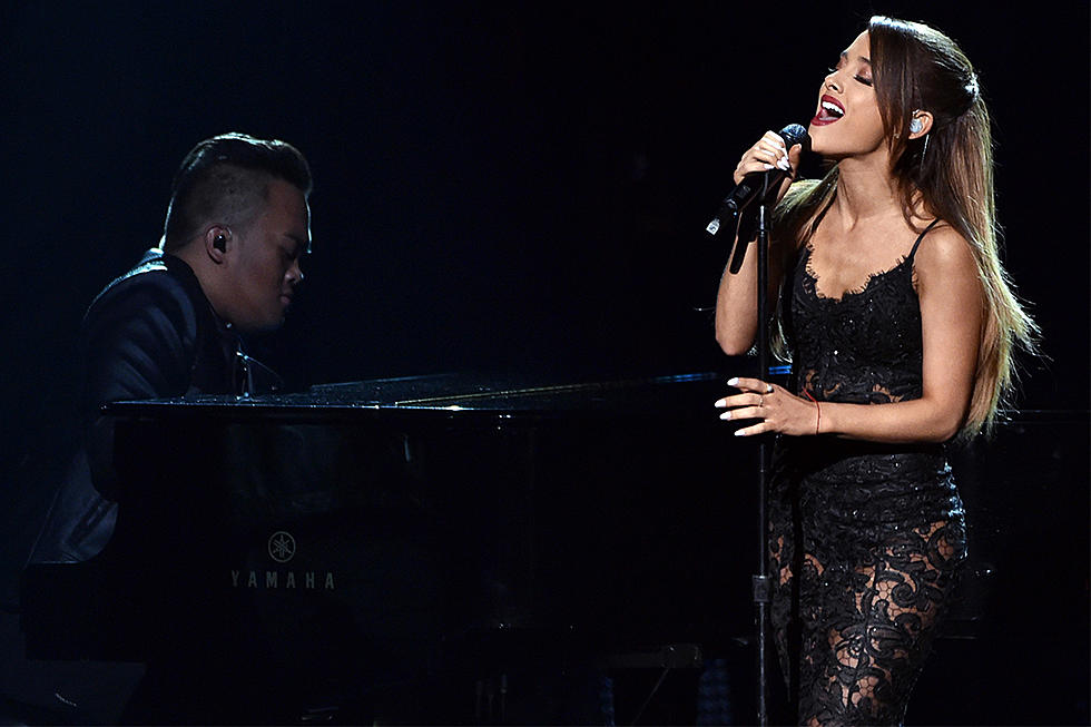Ariana Grande Performs 'Problem' + 'Break Free' at 2014 American Music  Awards [VIDEO]