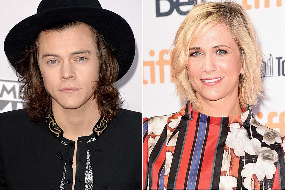 Harry Styles + Kristen Wiig Dance on a Table to the ‘Dirty Dancing’ Theme Song [VIDEOS]