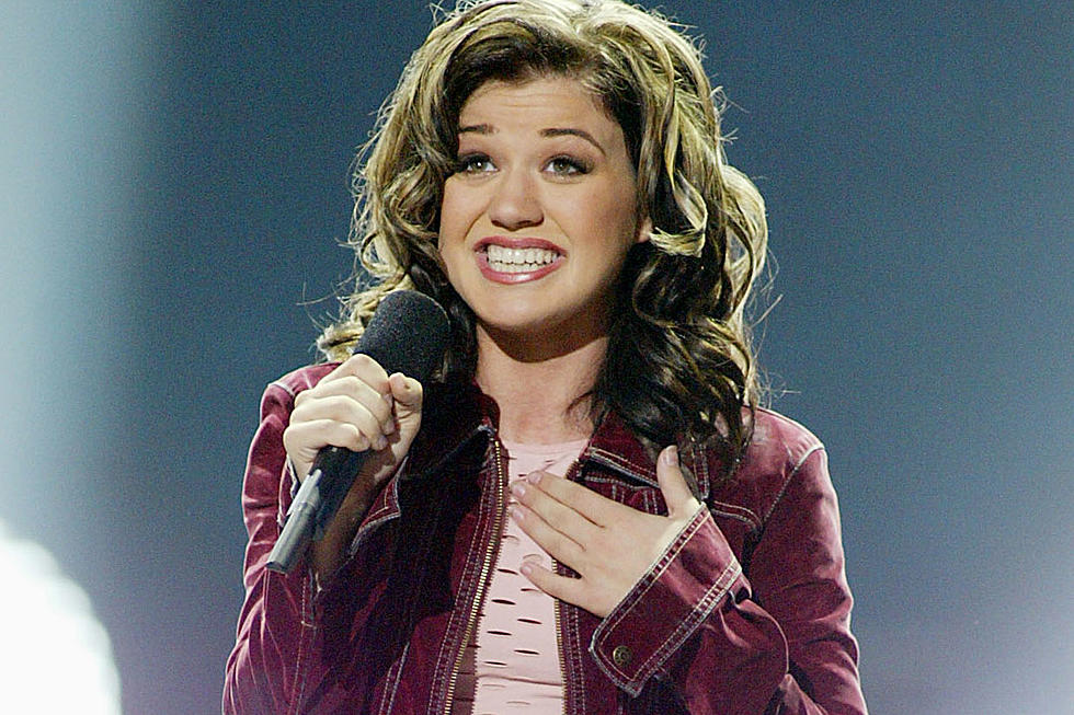 Kelly Clarkson Performs ‘A Moment Like This’ 12 Years After She Won ‘American Idol’ [VIDEO]