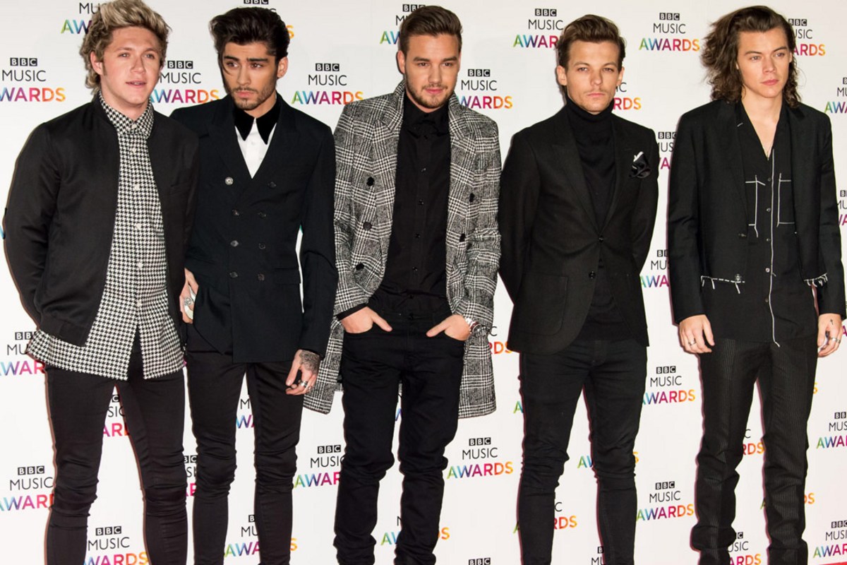 One Direction Accept Huge Award, Perform 'Steal My Girl' at the 2014 ...