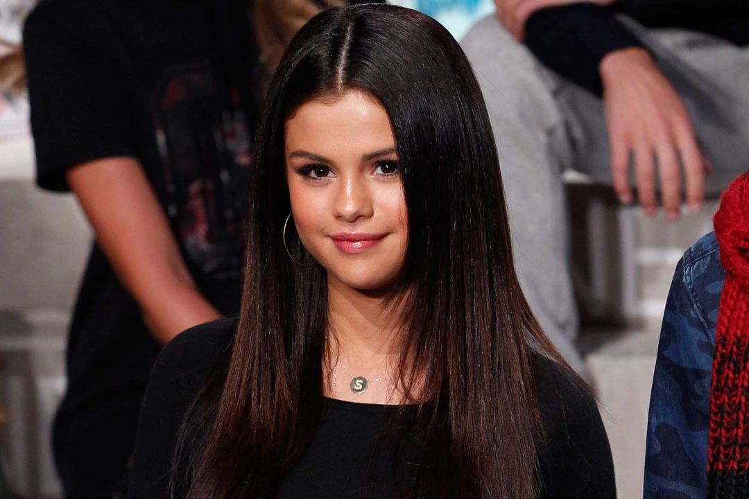 Selena Gomezs 15 Most Memorable Hairstyles of All Time