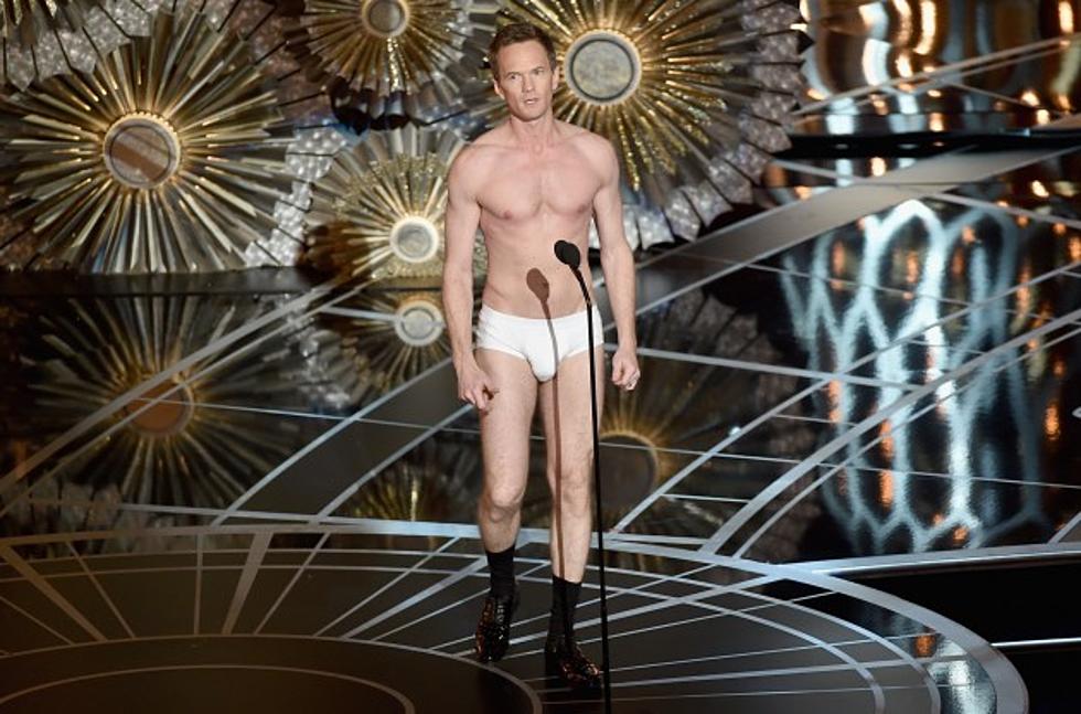Neil Patrick Harris Shows Up in His Underwear at the 2015 Oscars [PHOTO]