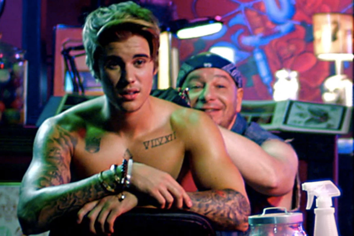 Justin Bieber Tattooed in New Comedy Central Roast Teaser