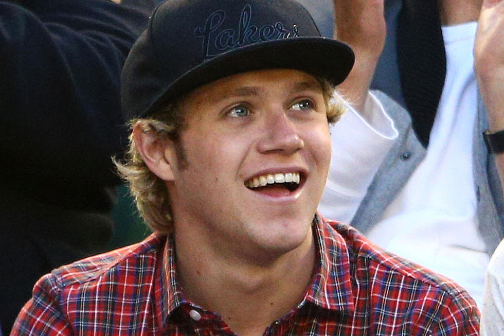 Niall Horan Holds Hands With Rumored New Girlfriend, Fans React [VIDEO]