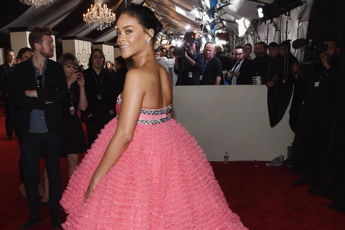 Rihanna Dons a Poofy, Pink Dress at 2015 Grammys, Fans React