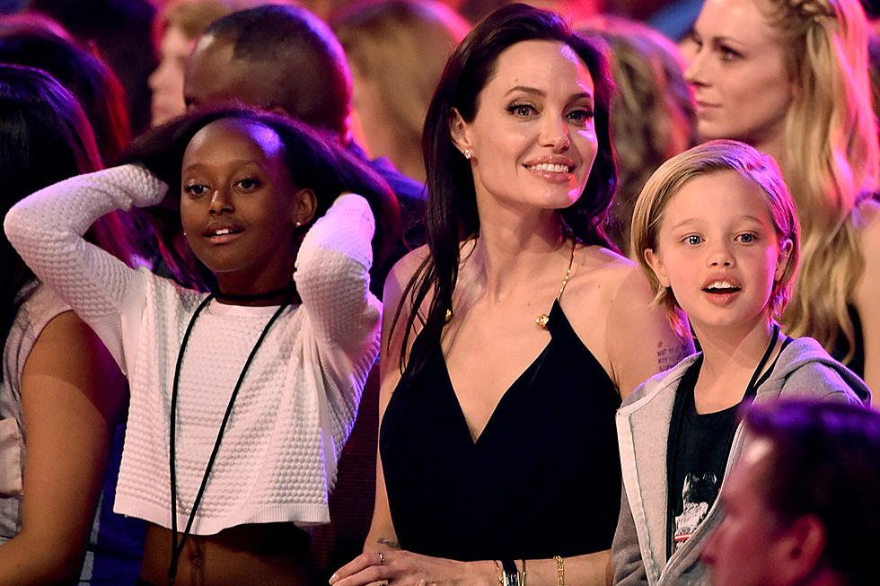 Angelina Jolie Inspires at 2015 Kids’ Choice Awards: ‘Different Is Good’