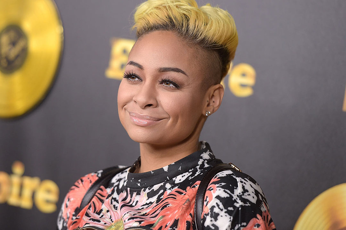 Raven-Symoné's Blue Hair is the Ultimate Summer Look - wide 4
