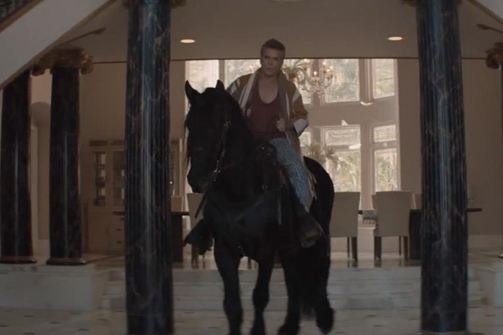 Ed Sheeran Casts Ray Liotta in ‘Bloodstream’ Video