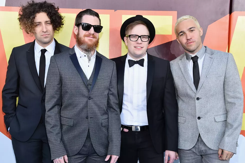 Fall Out Boy + Fetty Wap Perform ‘Centuries’ + ‘Trap Queen’ at the 2015 MTV Movie Awards
