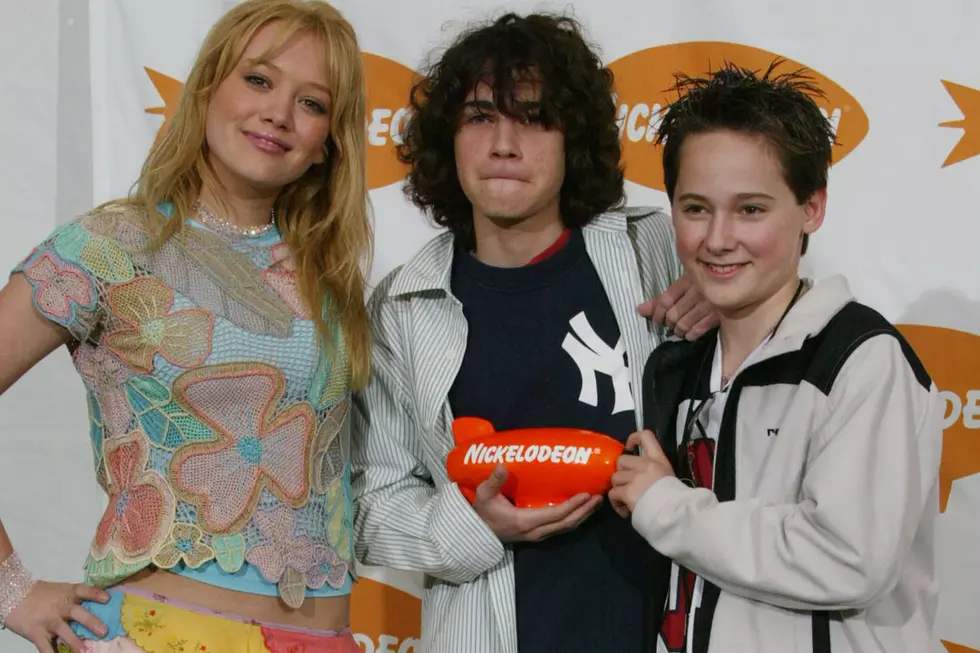 Hilary Duff Reunites with ‘Lizzie McGuire’ Cast, Makes Us Wish It’s 2001 [PHOTO]