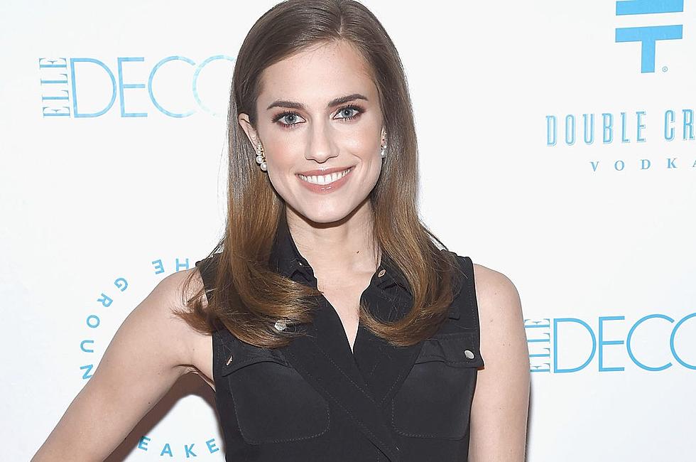 Allison Williams Removes Half Her Makeup for ‘Girls’ Teaser Selfie