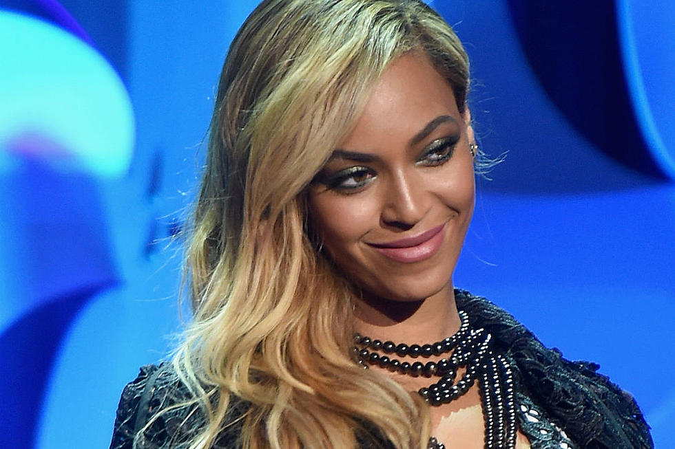 Background Singer Sues Beyonce, Claiming ‘XO’ Is A Ripoff