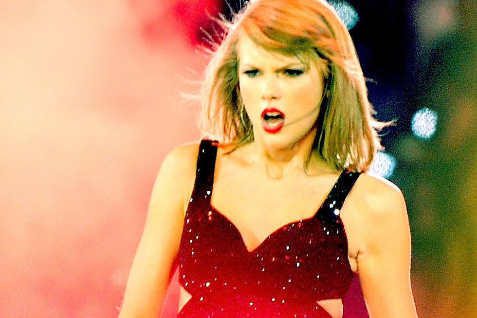 Taylor Swift Was Nearly Pulled Off Stage By Two Guys While Preforming “Bad Blood” in Canada [VIDEO]