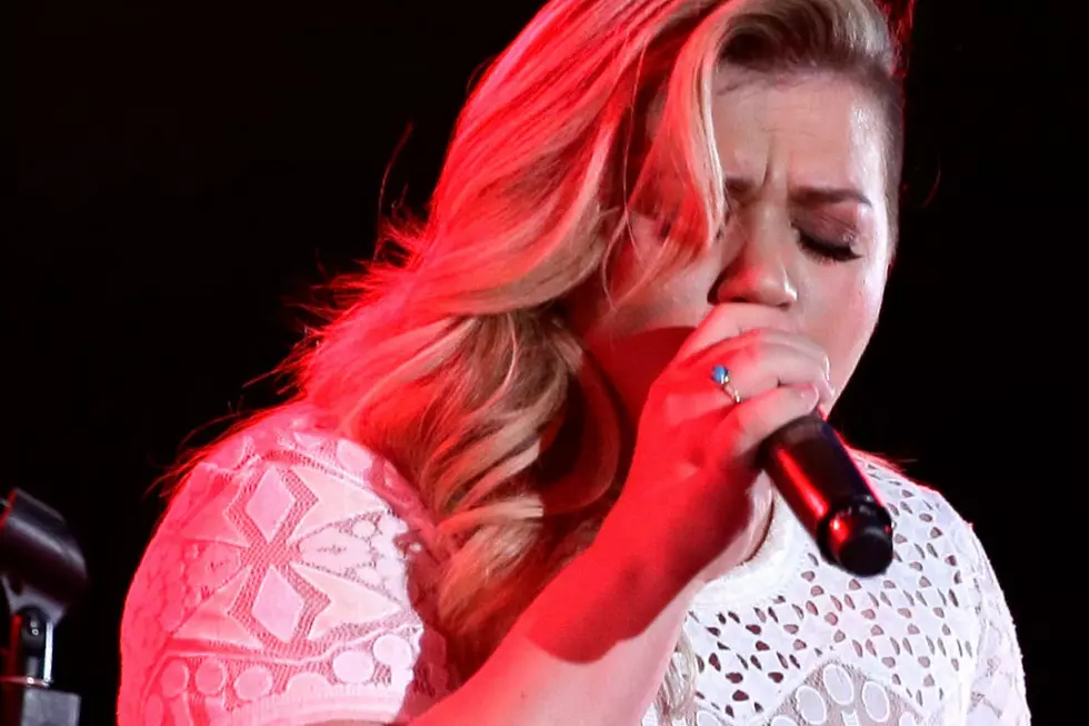 Kelly Clarkson’s Elvis Cover Will Have You ‘Falling in Love’