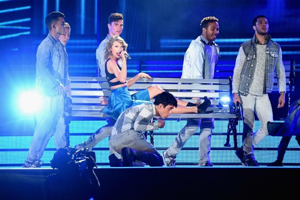 Taylor Swift Brings U.S. Women&#8217;s Soccer Team, Heidi Klum, The Weeknd and More Onstage during N.J. Concert
