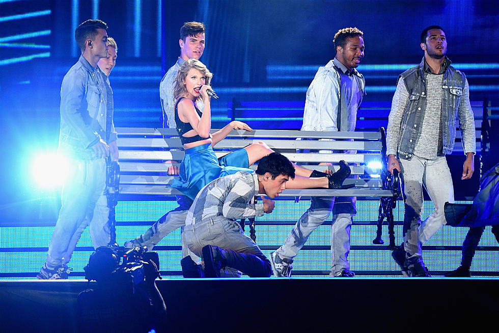 Taylor Swift Brings U.S. Women’s Soccer Team, Heidi Klum, The Weeknd and More Onstage during N.J. Concert