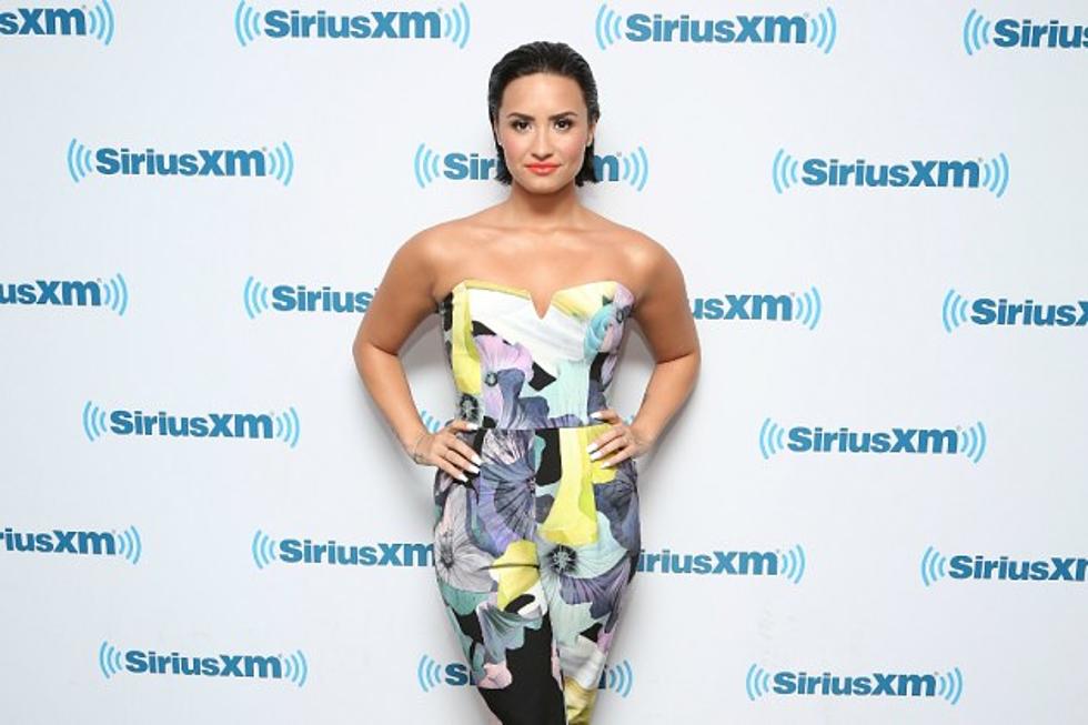 Demi Lovato Hints At Bisexuality On U.K. Talk-Show &#8216;Alan Carr&#8217;s Chatty Man&#8217;