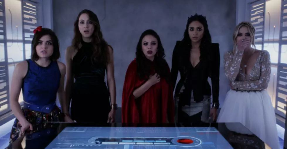 &#8216;Pretty Little Liars&#8217; Reveals &#8216;A&#8217; To a Collective &#8216;Huh?!&#8217; From Audience