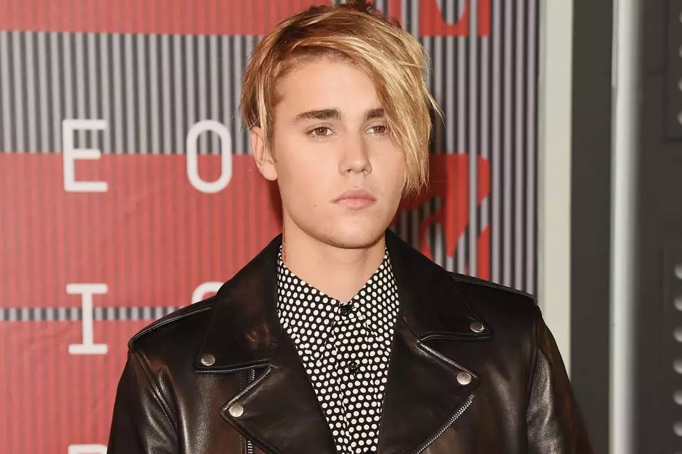Justin Bieber Flies + Cries at 2015 MTV VMAs