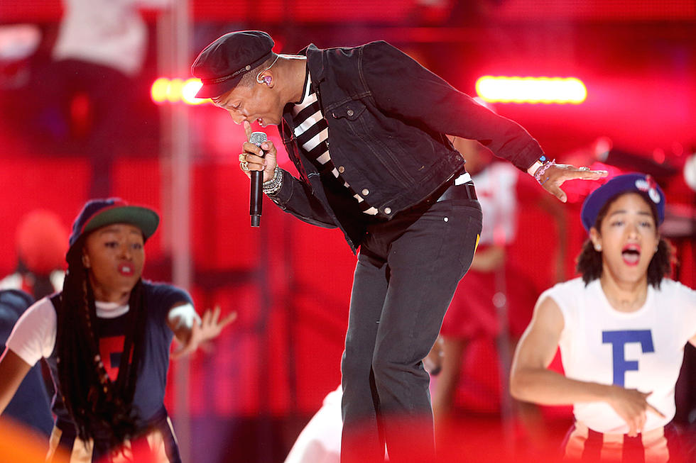 2015 MTV Video Music Awards: Watch Performances by The Weeknd, Tori Kelly, Twenty One Pilots, Pharrell + More