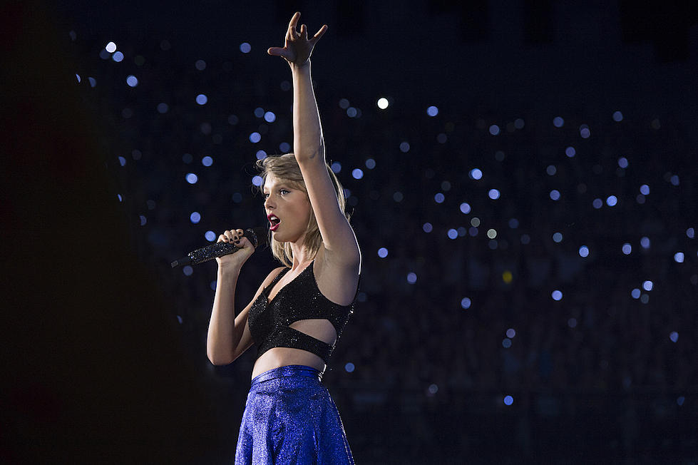 Taylor Swift Performs ‘Ronan,’ An Emotional Tribute To Mother Whose Son Died Of Cancer, On ‘1989 Tour’