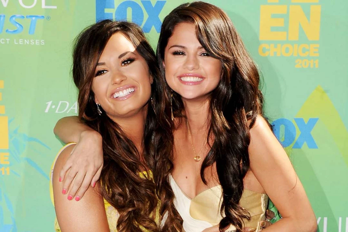 Demi Lovato's Best Friend: Selena Gomez - wide 9