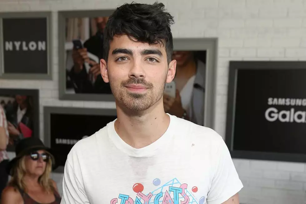 Joe Jonas&#8217; DNCE Releases &#8217;70s-Inspired &#8216;Cake by the Ocean&#8217;