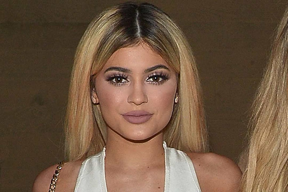 5. Kylie Jenner's Platinum Blonde Hair: The Dos and Don'ts - wide 5