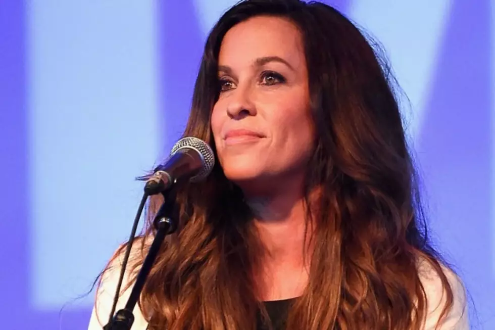 Alanis Morissette Has a New Self-Help Podcast, Is Your New Frasier Crane