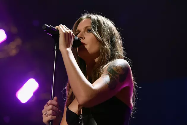 Tove Lo Joins Taylor Swift Onstage For &#8216;Talking Body&#8217; Duet