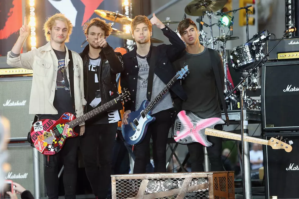 Win A Les Paul Junior Special Electric Guitar Signed by 5 Seconds of Summer!