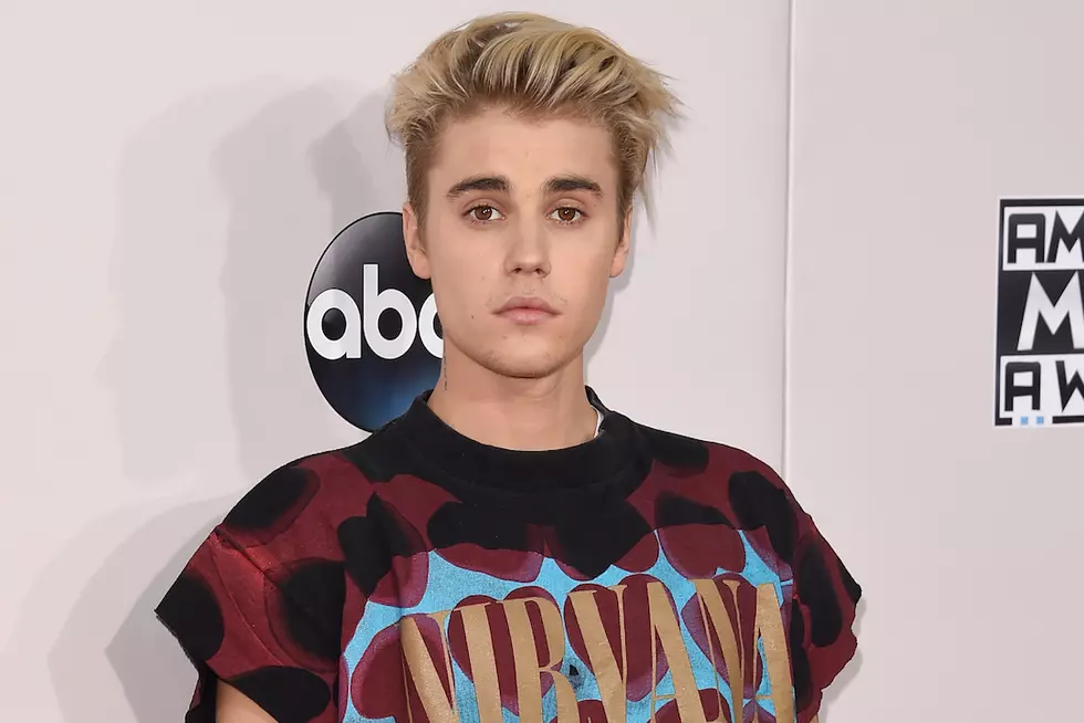 Justin Bieber Reps Nirvana on the 2015 AMAs Red Carpet [Gallery]