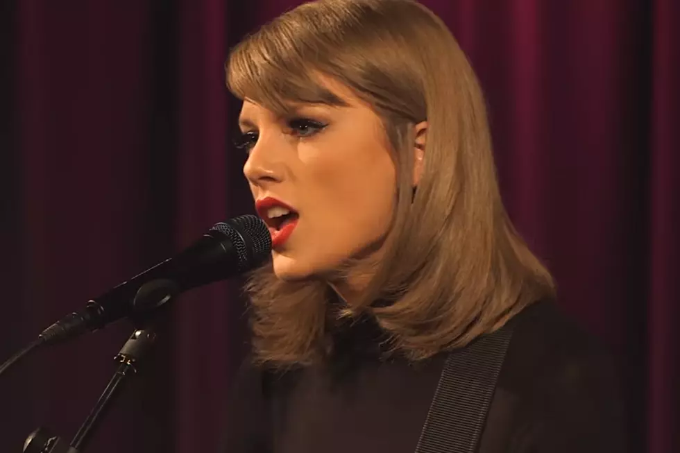 Taylor Swift Turns Grammy Museum Performance Into an Intimate Garage Band Affair