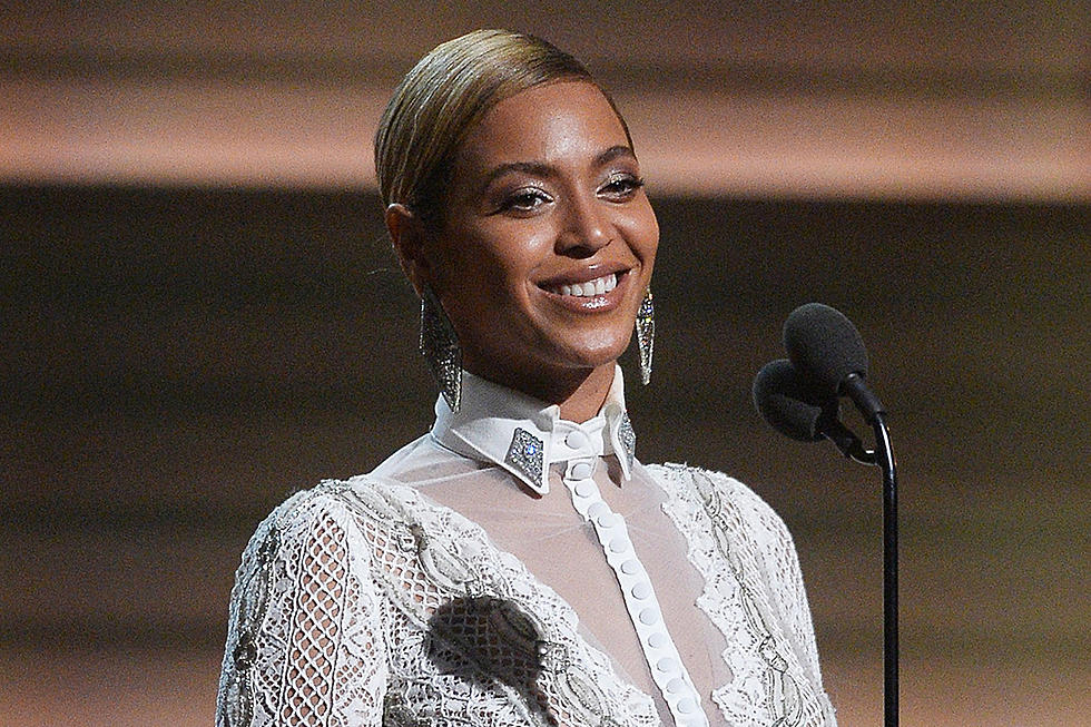 Beyonce Covers Whitney Houston’s ‘I Will Always Love You’ at School Fundraiser