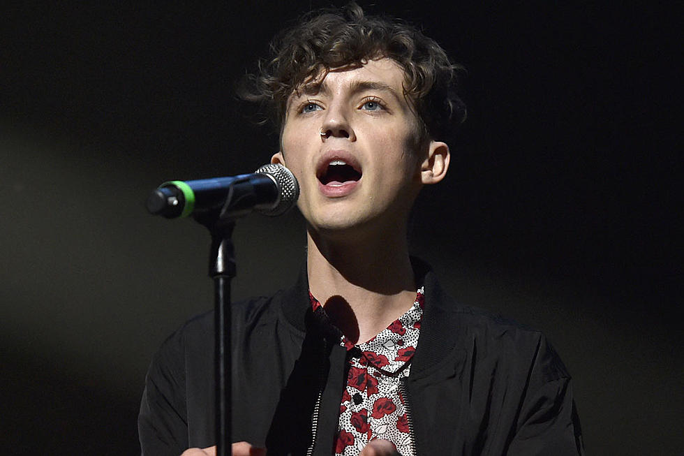 Troye Sivan Performs ‘Youth,’ Says He’s ‘Too White’ to Cover ‘Work’