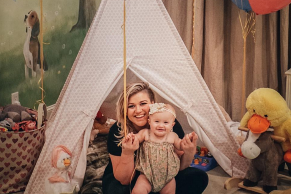 Kelly Clarkson Shares the Name of Her New Baby Boy