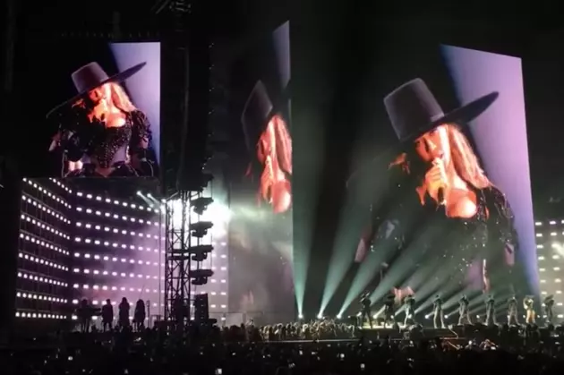 Beyonce Kicks Off &#8216;Formation World Tour': See the Opening and Set List