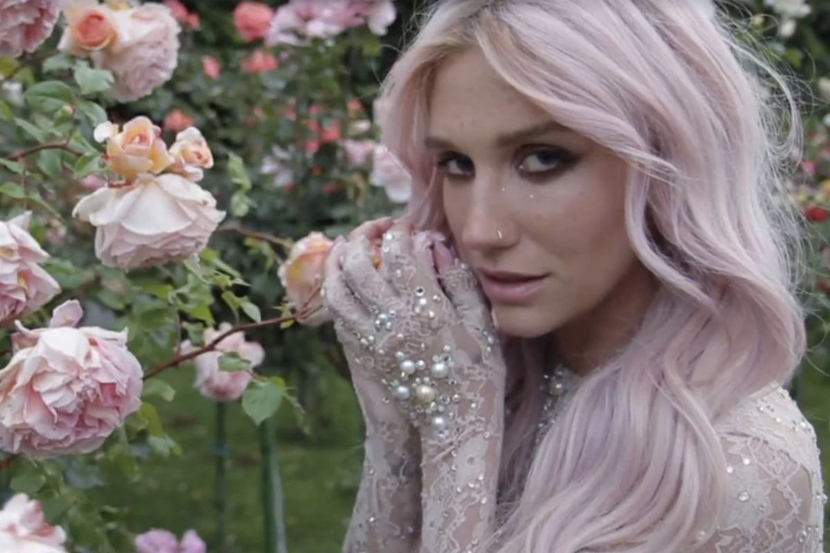 Kesha's Bold Hair Colors - wide 4