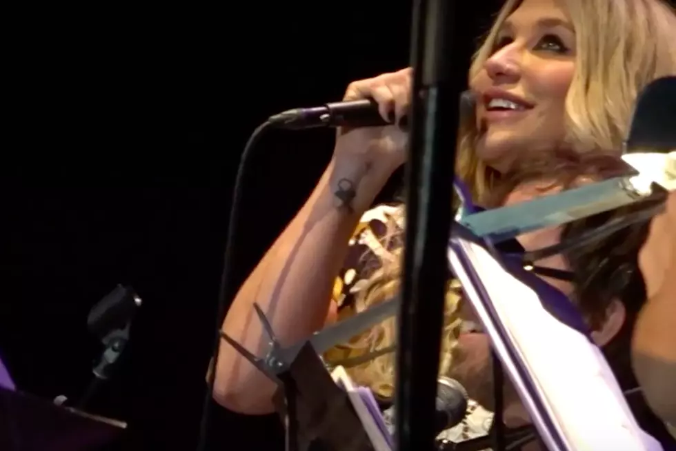 Kesha Performs Blocked BBMAs Bob Dylan Cover at Ben Folds Concert: Watch