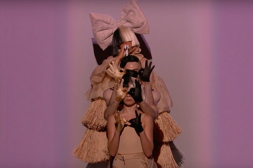Sia Brings Her ‘Cheap Thrills’ to ‘The Voice’ Finale: Watch