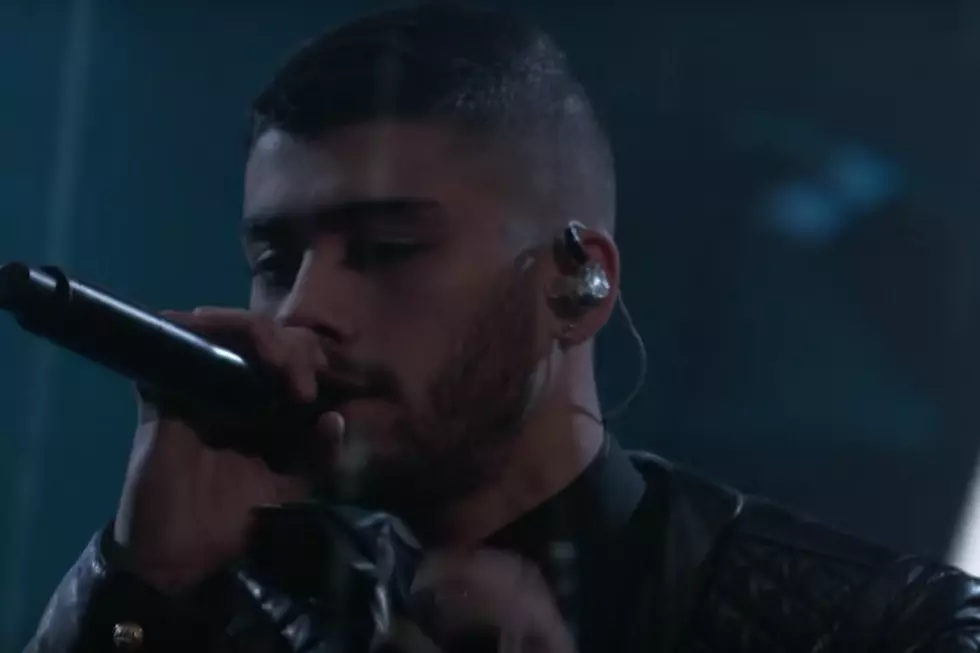 Zayn Arrives Last Minute to 'Voice' Finale, Performs 'Like I Would'