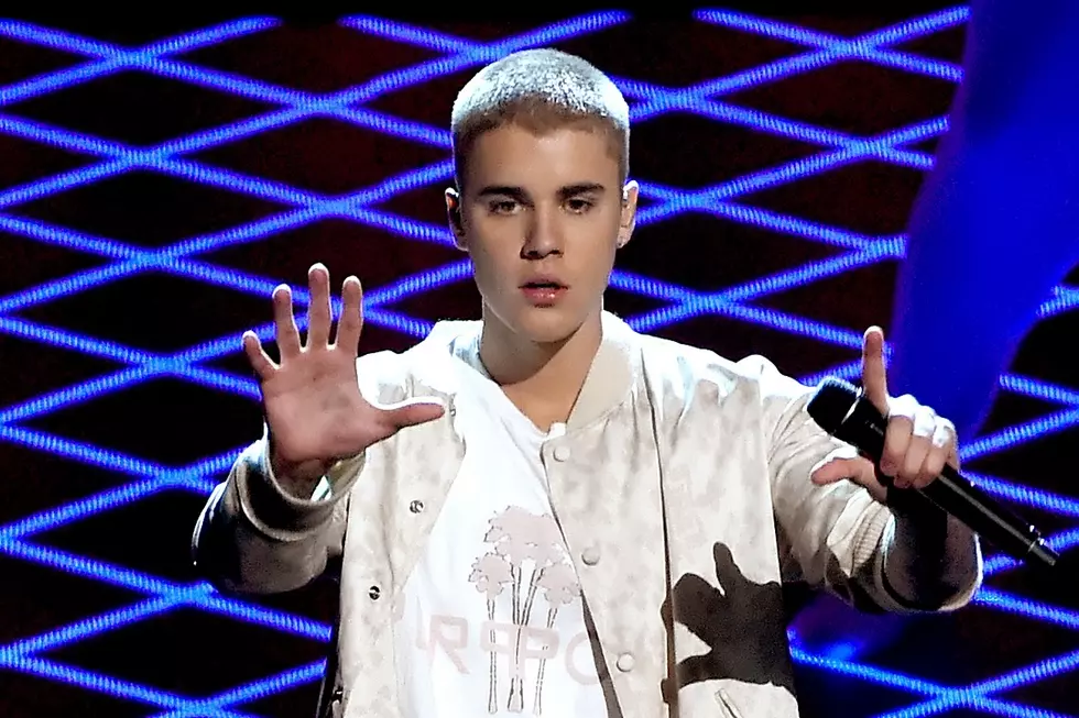 Justin Bieber Pretty Much Humiliates Fan During Atlantic City Concert For Giving Him a Gift