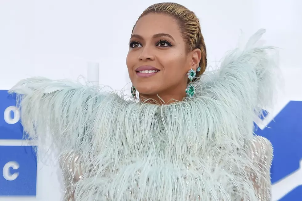 Beyonce Performs &#8216;Lemonade&#8217; Medley at 2016 VMAs, Blows Minds
