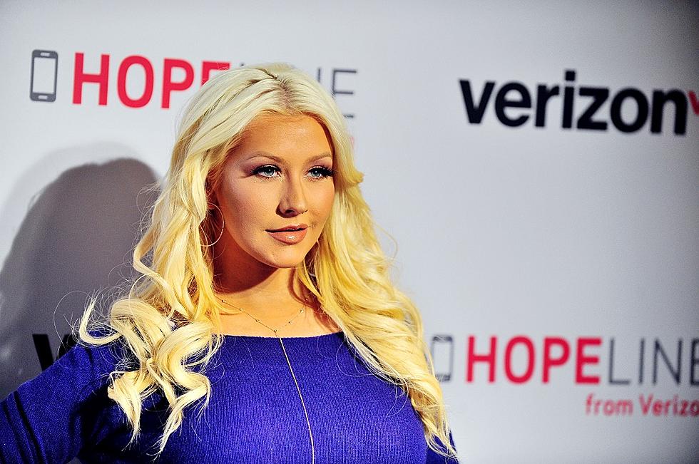 Christina Aguilera Goes Back to Basics With New Blonde Hairstyle