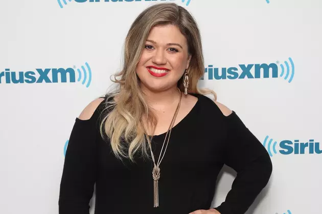 Kelly Clarkson Says People &#8216;Thought She Was Gay&#8217; When She Wasn&#8217;t Married With Kids