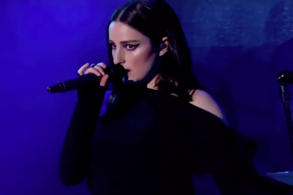 Banks Channels Outrage Into 'Trainwreck' Performance on 'Jimmy Kimmel Live'