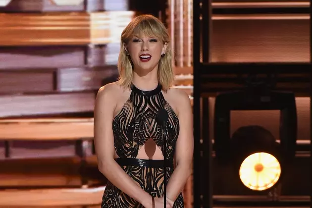 Taylor Swift Makes Her Grand Return to the CMA Awards