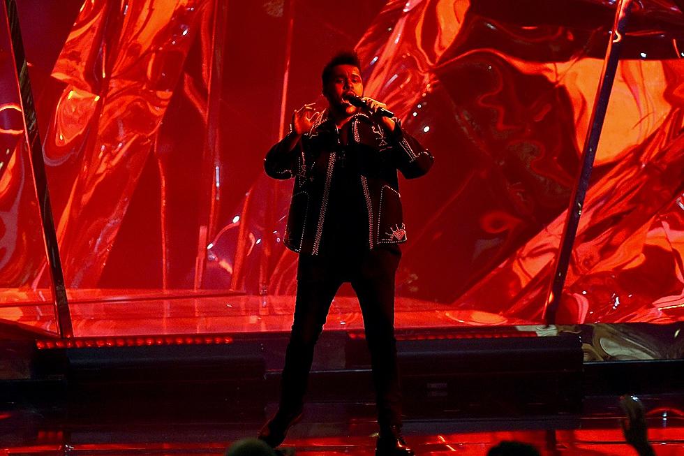 The Weeknd Performs at the 2016 American Music Awards