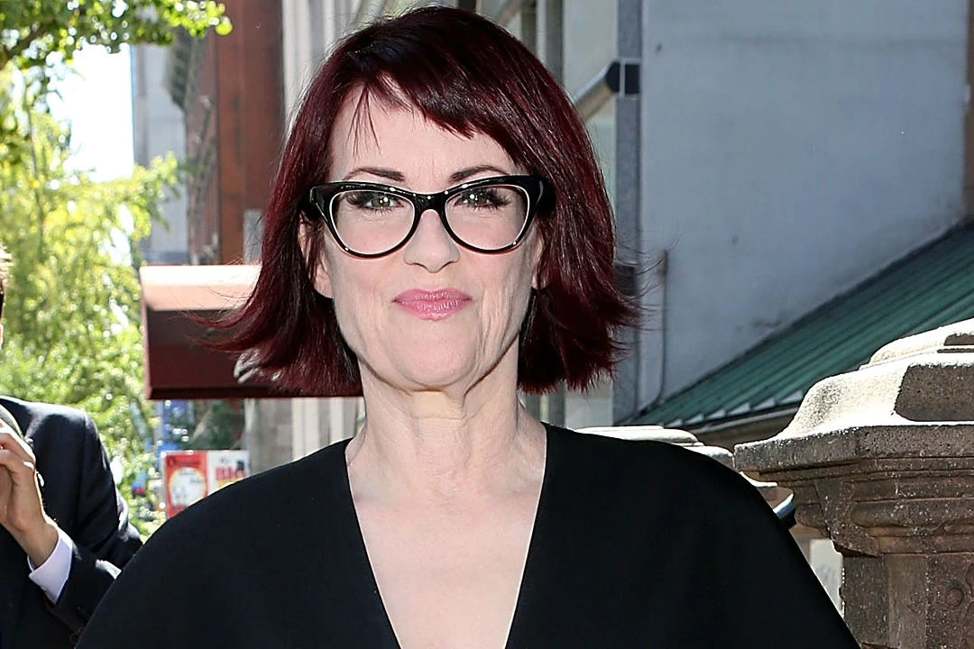 Megan Mullally Says Her Pic With Trump Doubles as Suicide Note